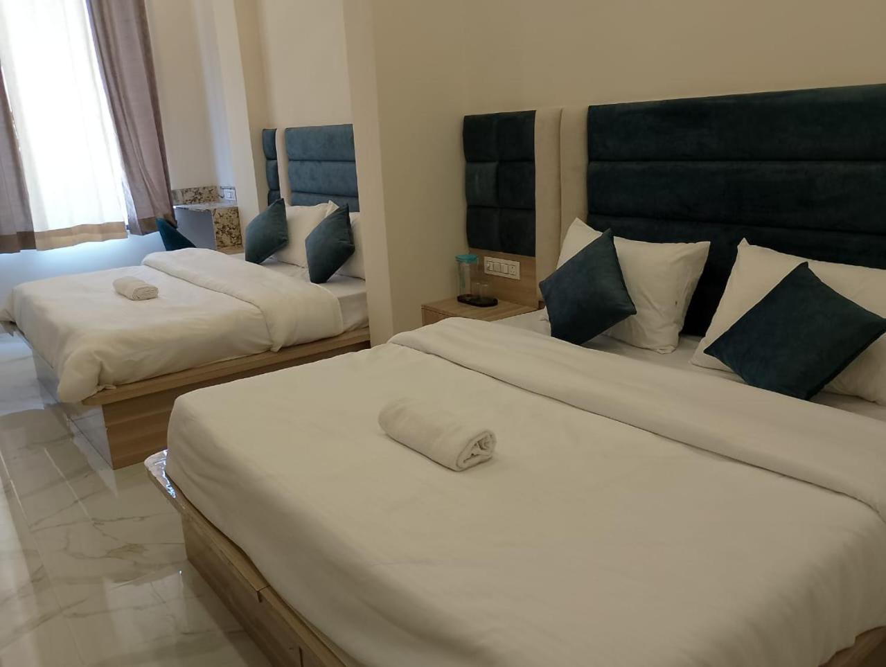 Hotel Lr Delite Inn Mathura Zewnętrze zdjęcie
