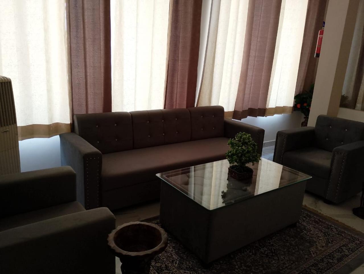 Hotel Lr Delite Inn Mathura Zewnętrze zdjęcie