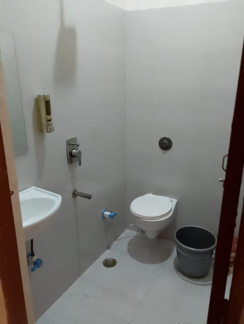 Hotel Lr Delite Inn Mathura Zewnętrze zdjęcie